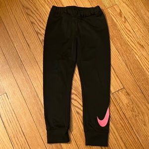 Girls size 5 4-5 years Nike jogger pants